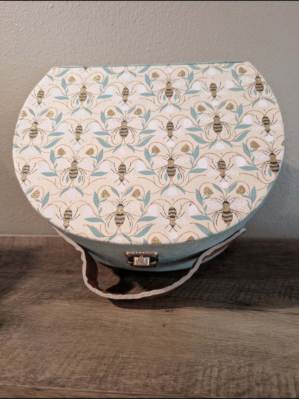 Bee Bundle with Burt's Bees Products and Much More - Picture 5 of 14